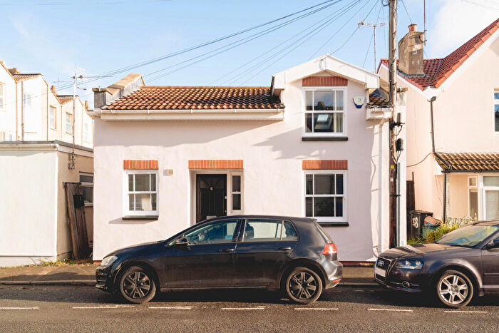 1 Bedroom Detached House For Sale In Greenbank Road, Southville, Bristol, BS3
