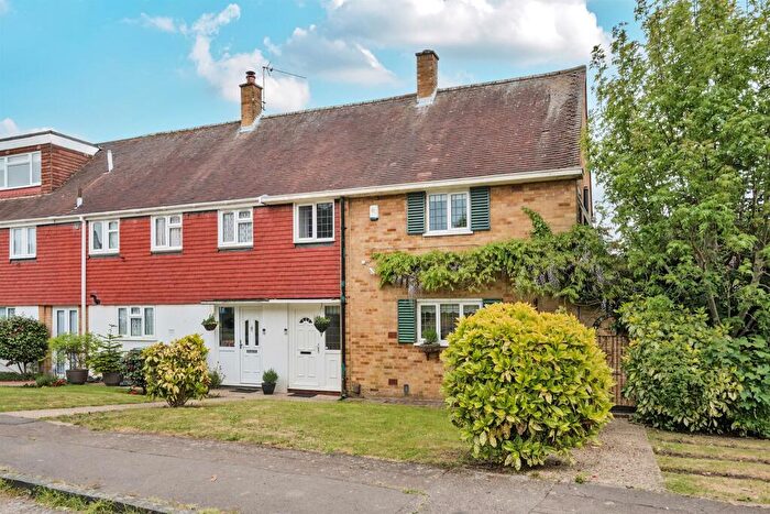 3 Bedroom End Of Terrace House For Sale In Ripley Road, Enfield, EN2