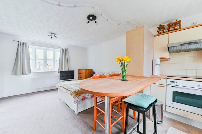 Studio To Rent In Lodgehill Park Close, South Harrow, Harrow, HA2