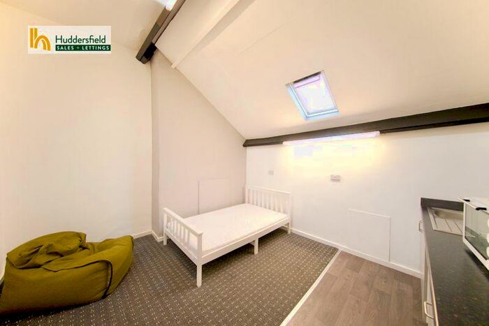 1 Bedroom Flat To Rent In Fitzwilliam Street, Huddersfield, HD1