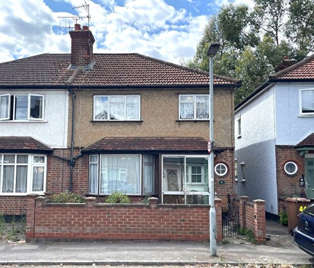3 Bedroom Semi Detached House For Sale In Adrian Road, Abbots Langley, WD5