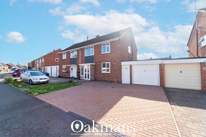 3 Bedroom Semi-Detached House For Sale In Meadow Road, Alcester, B49