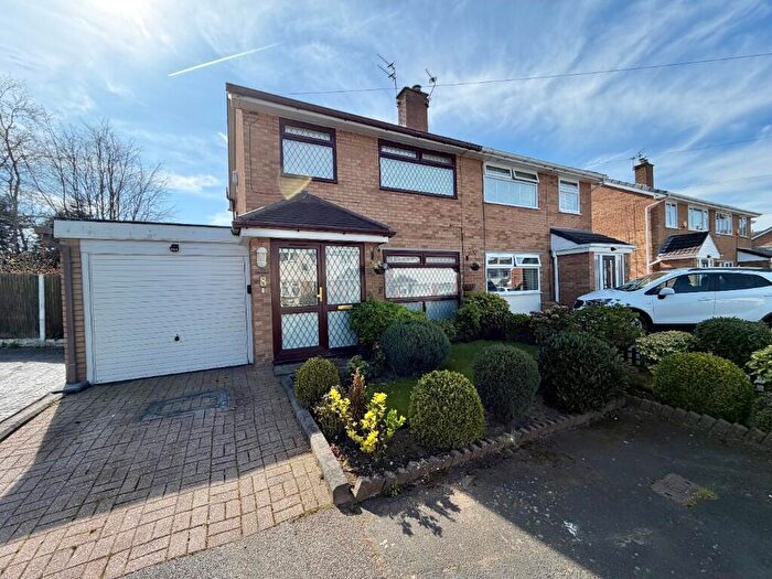 3 Bedroom Semi Detached House For Sale In Braeside Close, Great Sutton, CH66