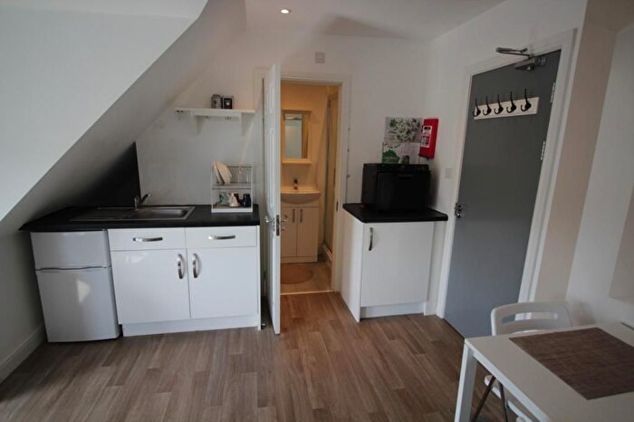 1 Bedroom Flat To Rent In Eldon Place, Westbourne, Bournemouth, BH4