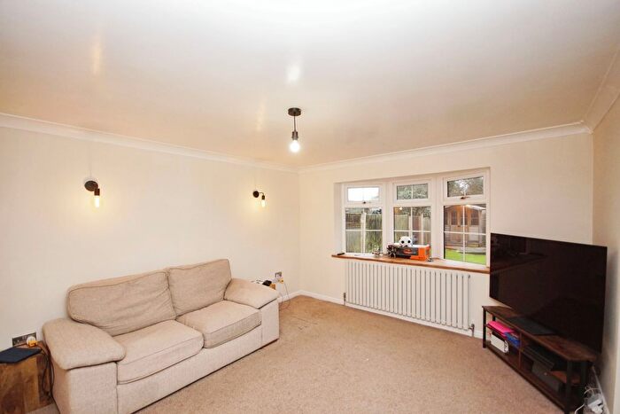 3 Bedroom Detached House For Sale In Jubilee Close, Cam, Dursley, Gloucestershire, GL11