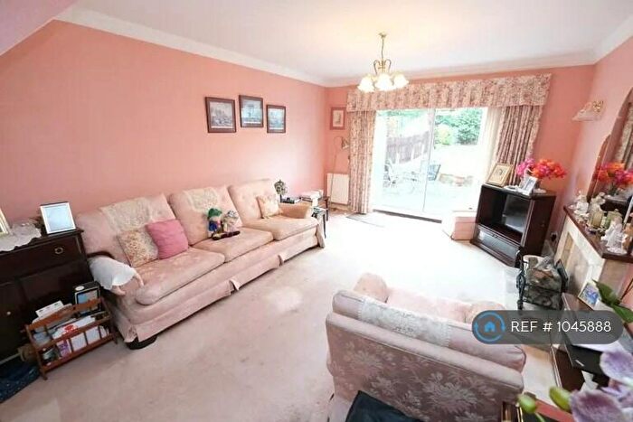 2 Bedroom Terraced House To Rent In Dyke Drive, Orpington, BR5