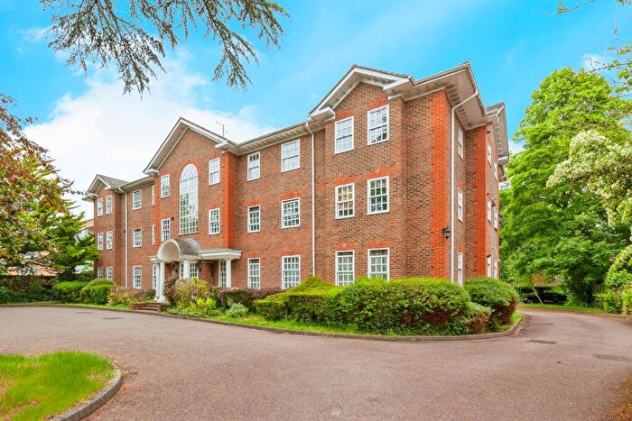 1 Bedroom Apartment For Sale In Ray Park Avenue, Maidenhead, SL6