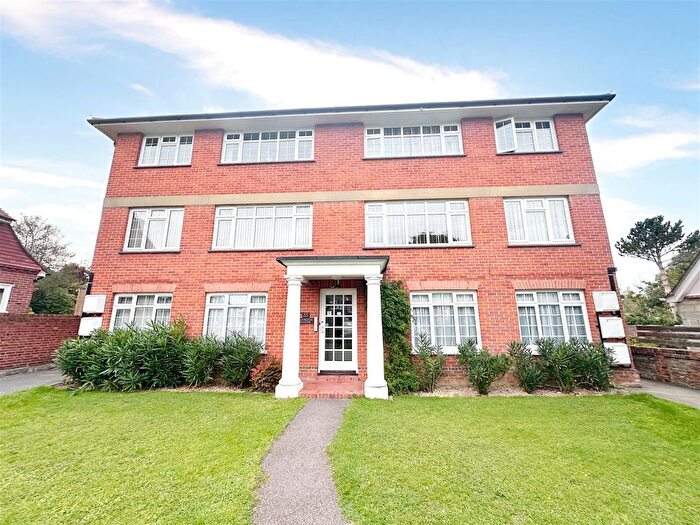 2 Bedroom Flat To Rent In Sutherland Avenue, Bexhill-On-Sea, TN39