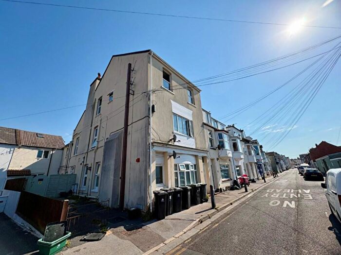 2 Bedroom Apartment To Rent In Lennox Street, Weymouth, DT4