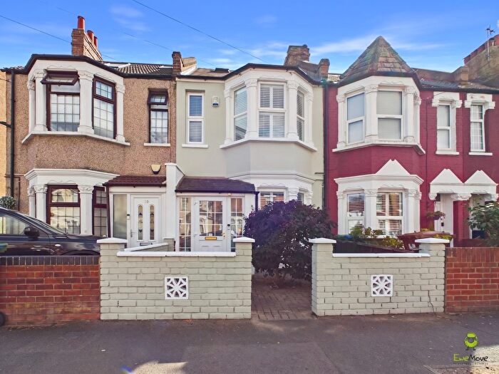 3 Bedroom Terraced House For Sale In Elsa Road, Welling, Kent, DA16