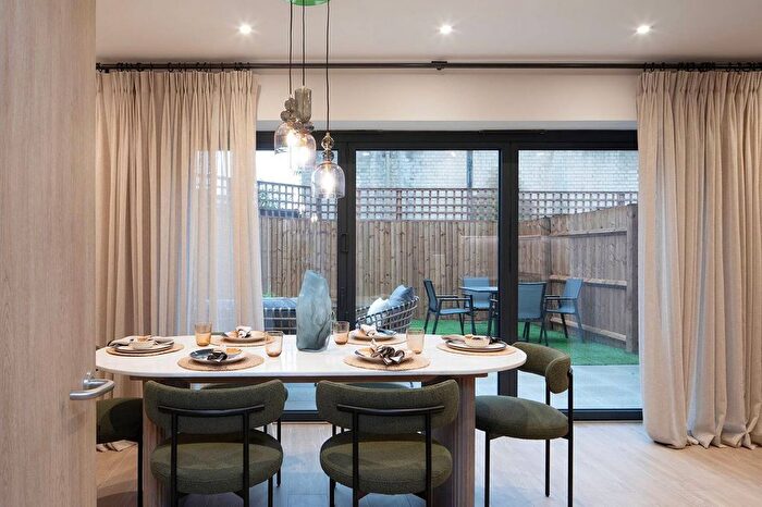 4 Bedroom Property For Sale In Frankum Mews, Wood Green, N22