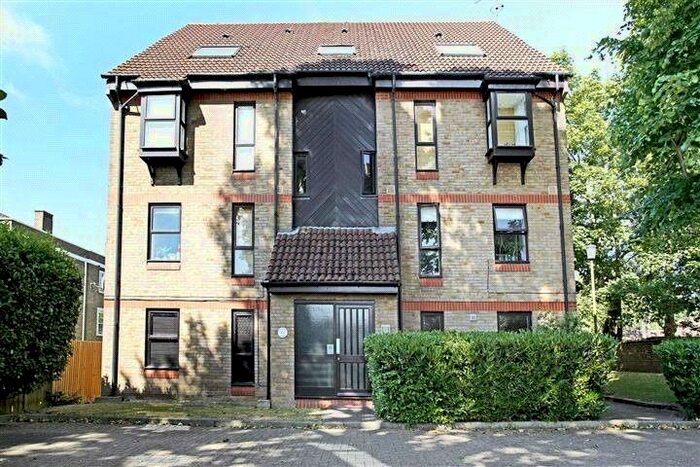 Studio To Rent In Wycherley Close Blackheath London, SE3