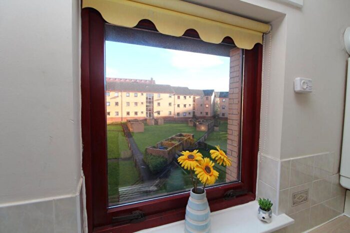 1 Bedroom Flat To Rent In Grovepark Street, Glasgow, G20