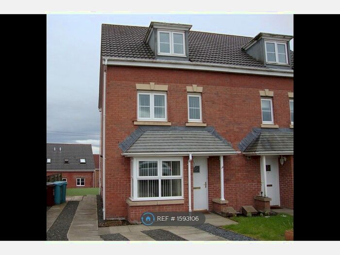 4 Bedroom Semi-Detached House To Rent In Hopepark Drive, Cumbernauld, Glasgow, G68