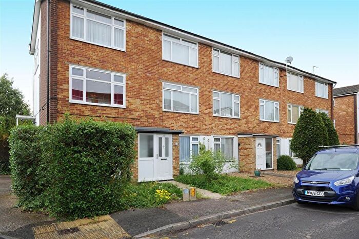 1 Bedroom Flat To Rent In Bourne Court, Station Approach, South Ruislip, Ruislip, HA4