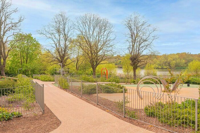 3 Bedroom Flat To Rent In Moorhen Drive, Hendon, London, NW9