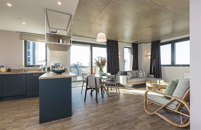 4 Bedroom Flat To Rent In Repton Gardens, Wembley Park, HA9