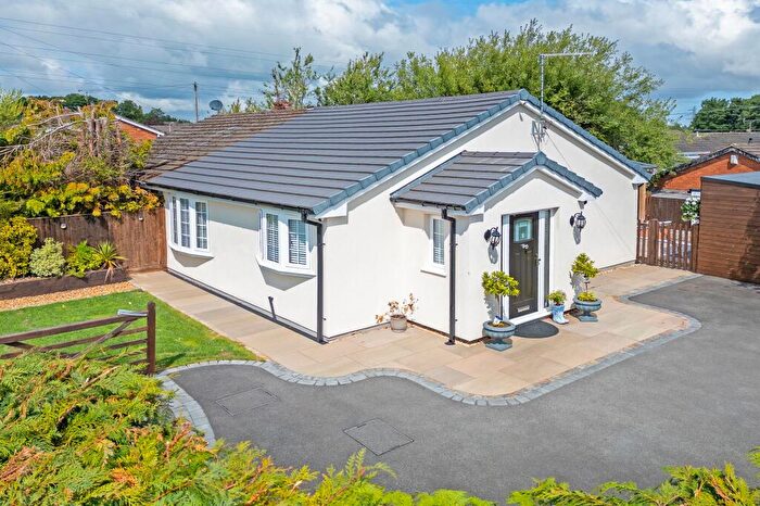 2 Bedroom Semi-Detached Bungalow For Sale In Raewood Avenue, Hawarden, CH5