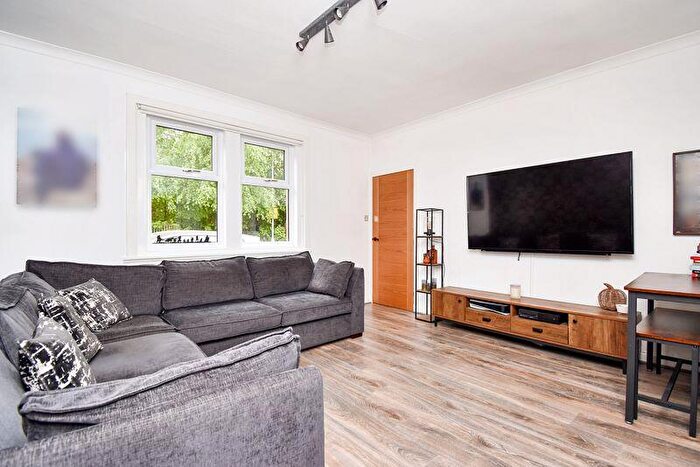 1 Bedroom Flat For Sale In Low Craigends, Kilsyth, G65