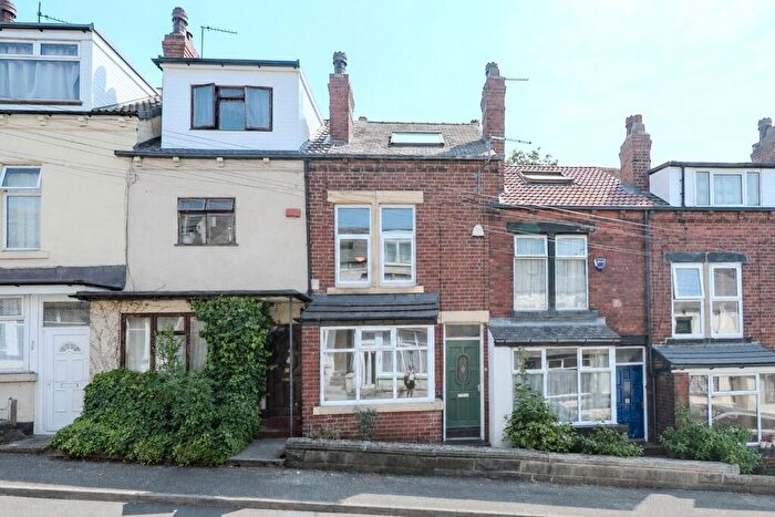 3 Bedroom Terraced House For Sale In Hawksworth Grove, Kirkstall, Leeds, LS5