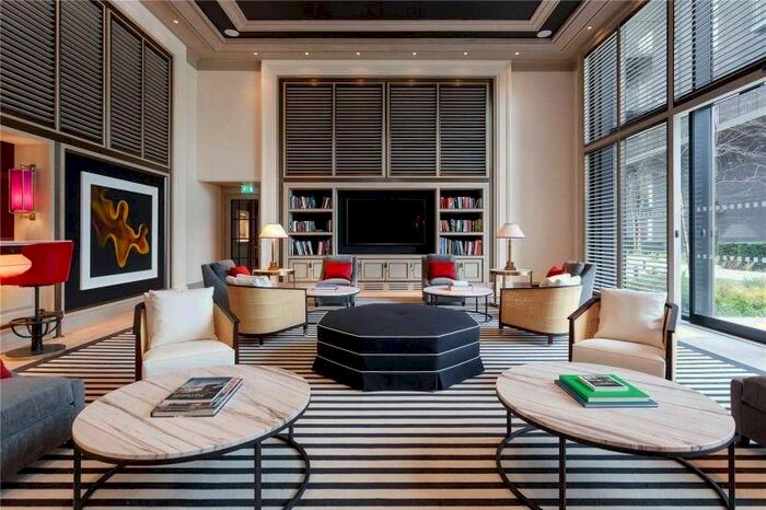 2 Bedroom Flat To Rent In Capital Building, New Union Square, London, SW11