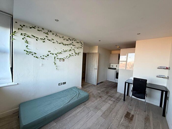 2 Bedroom Flat To Rent In Flat, - Northolt Road, Harrow, HA2