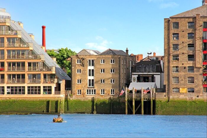 2 Bedroom Flat To Rent In Rotherhithe Street, Surrey Quays, SE16