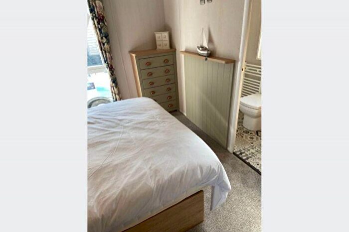2 Bedroom Caravan For Sale In , Solent Breezes Holiday Park, Warsash, Nr Fareham, Hampshire, SO31