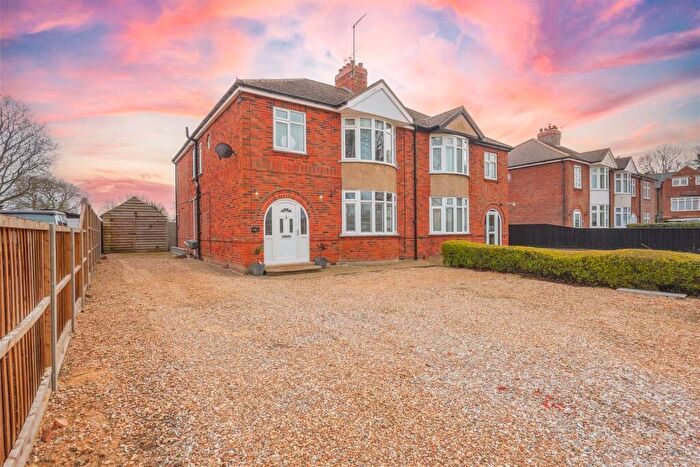 4 Bedroom Semi Detached House For Sale In Park Road, Long Sutton, Spalding, PE12