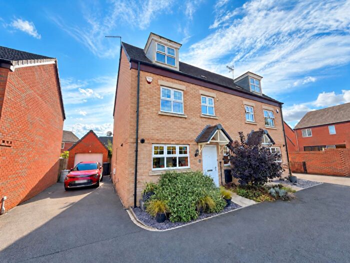 4 Bedroom Semi-Detached House For Sale In Garner Close, Harlestone Manor, Northampton, NN5