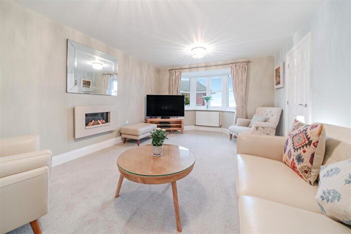 5 Bedroom Detached House For Sale In Buckley Drive, Matlock, DE4
