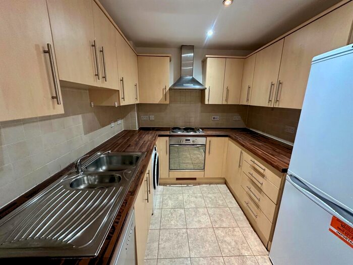 1 Bedroom Flat For Sale In Laporte Way, Luton, LU4