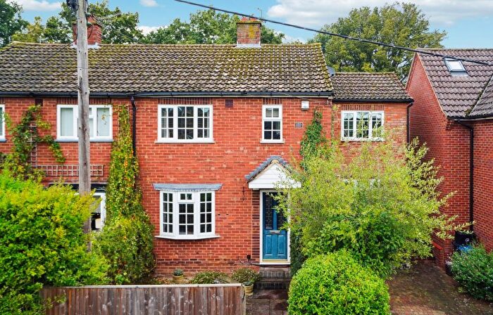 3 Bedroom Semi-Detached House For Sale In Gomms Wood Close, Forty Green, HP9
