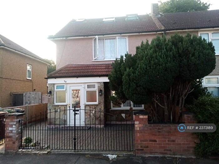4 Bedroom End Of Terrace House To Rent In Monmouth Road, Dagenham, RM9