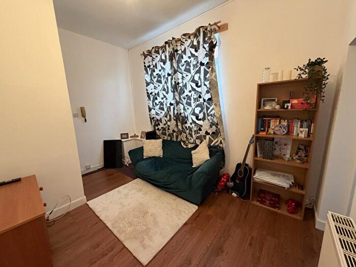 1 Bedroom House To Rent In Lawrence Grove, Smithdown / Wavertree, Liverpool, L15