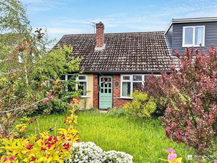 3 Bedroom Semi-detached House For Sale In Montpelier Avenue, Weston, WA7