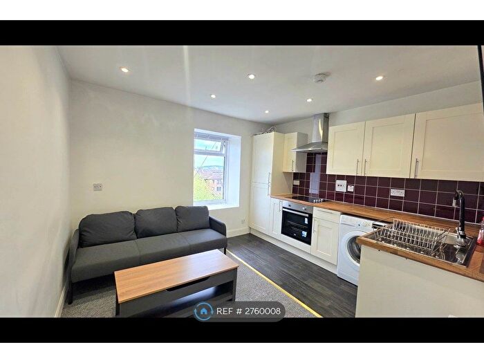 2 Bedroom Flat To Rent In Rosefield Street, Dundee, DD1