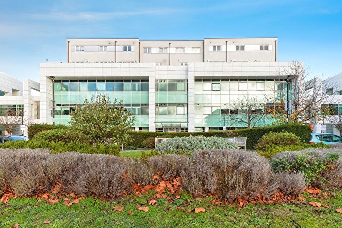 2 Bedroom Flat For Sale In Bessemer Road, Welwyn Garden City, AL7