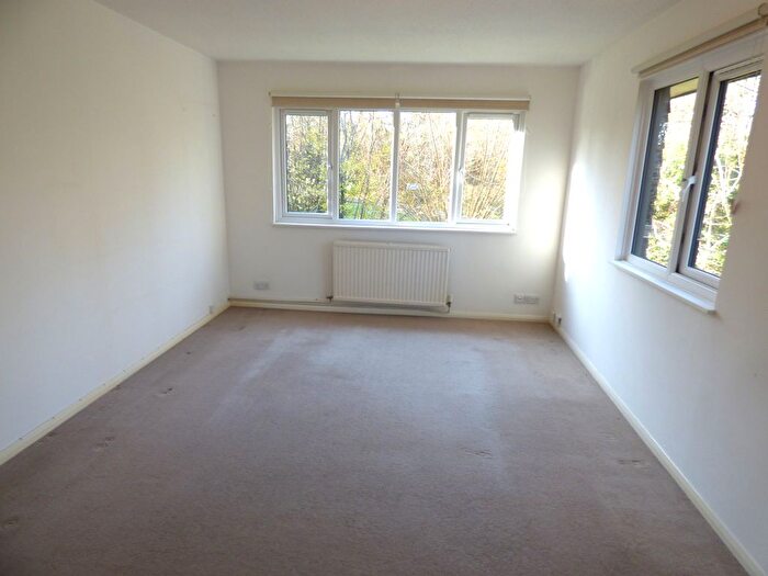 1 Bedroom Flat To Rent In Merrylands Road, Great Bookham, Bookham, Leatherhead, KT23