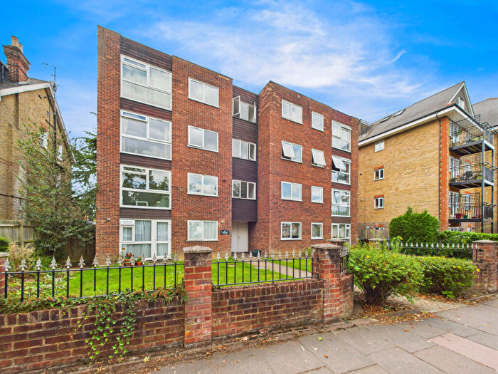 2 Bedroom Flat For Sale In Fairline Court, Oakwood Avenue, Beckenham, BR3