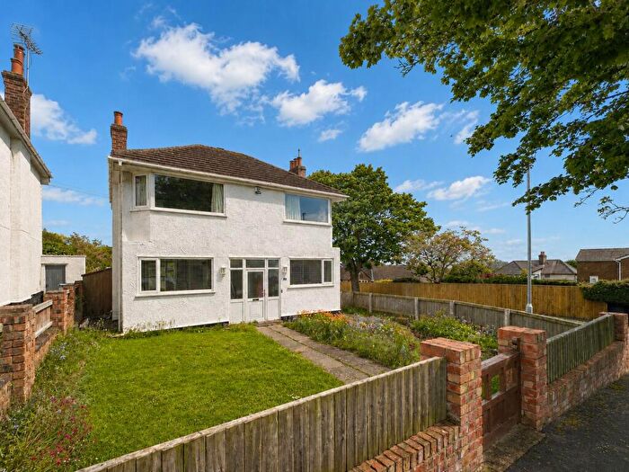 3 Bedroom Detached House For Sale In Westway, Heswall, CH60