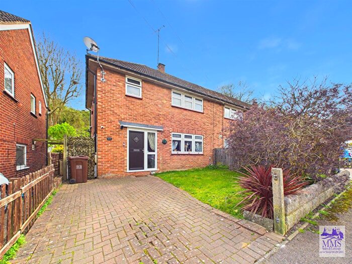 3 Bedroom End Terrace House For Sale In Sycamore Road, Strood, ME2