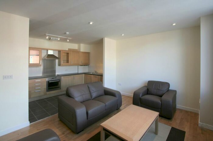 4 Bedroom Apartment To Rent In Whitewell Court, Newcastle Upon Tyne, NE2