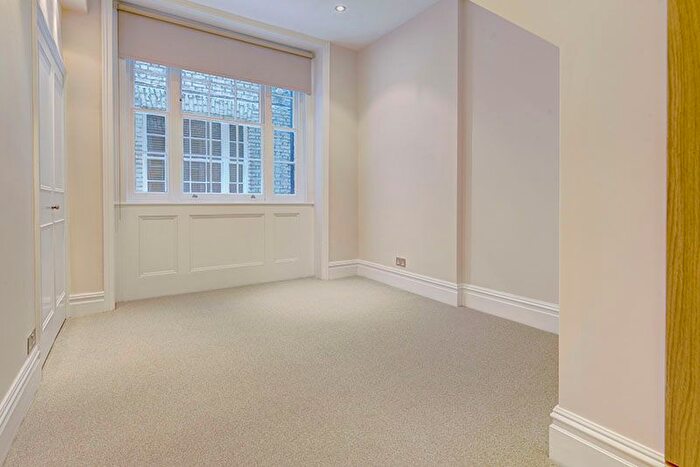 2 Bedroom Flat To Rent In Carlisle Place, London, SW1P