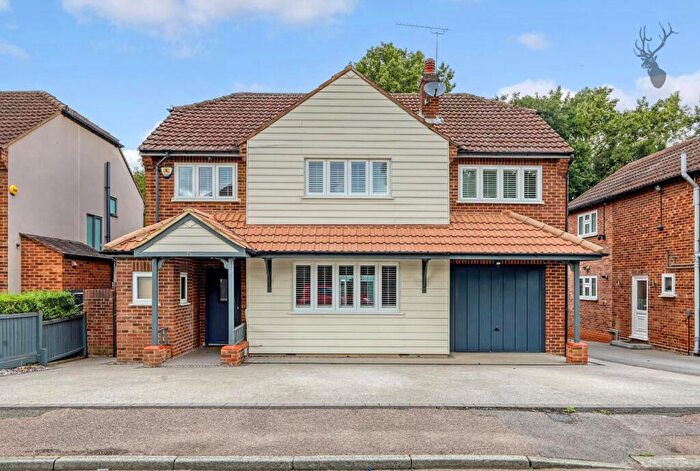 4 Bedroom Detached House For Sale In Selwood Road, Brentwood, CM14