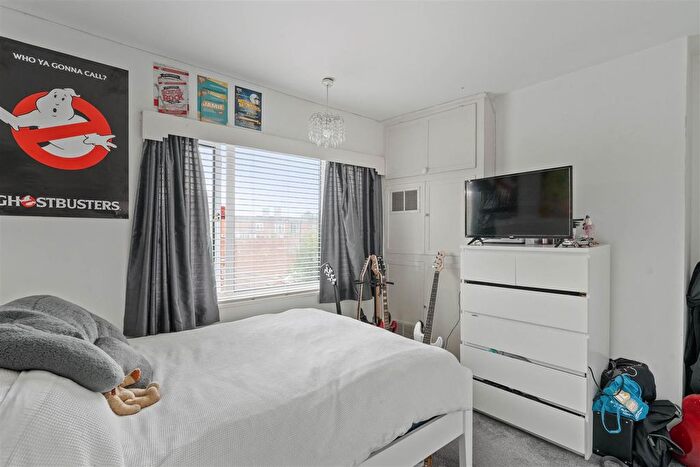 3 Bedroom End Terrace House For Sale In Lichfield Road, Coventry, CV3