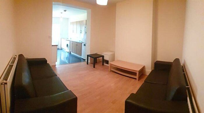 6 Bedroom House To Rent In Shireoak Road, Manchester, M20