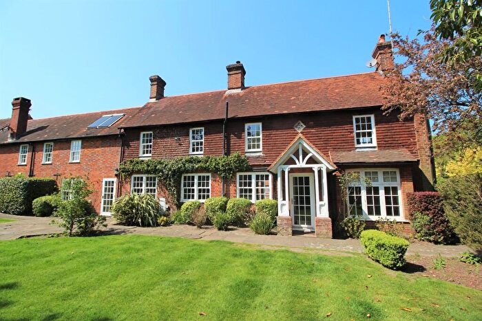 5 Bedroom Farm House To Rent In Whitmoor Lane, Guildford, GU4