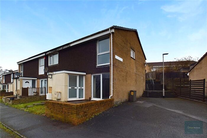 2 Bedroom End Of Terrace House To Rent In Downfield Way, PL7