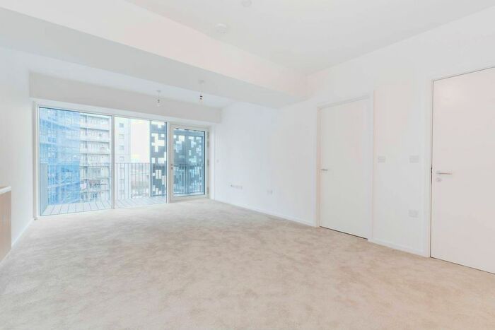 2 Bedroom Flat To Rent In Ilford Hill, Ilford, IG1